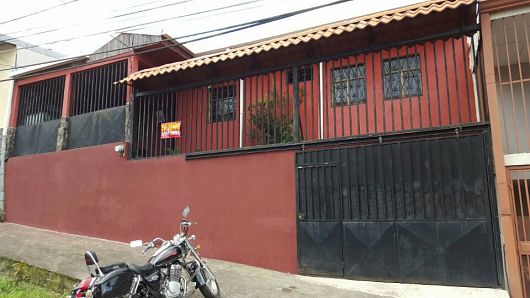 Vendo amplia casa en desamparados