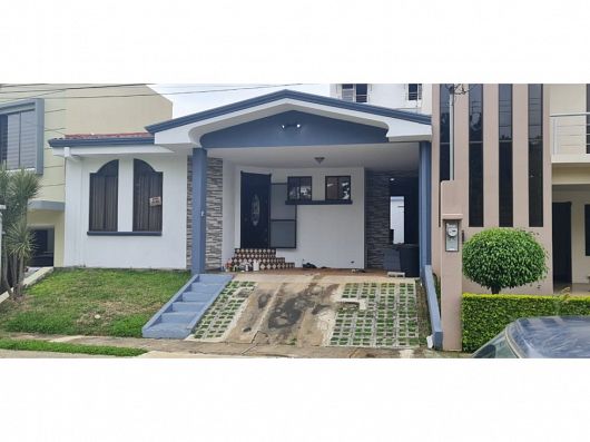 Alquiler de casa en condominio en Alajuela centro, 140 m2, $850=
